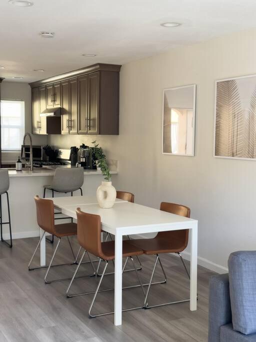 Modern Retreat 1 Mi. From Disney Анахайм Екстериор снимка