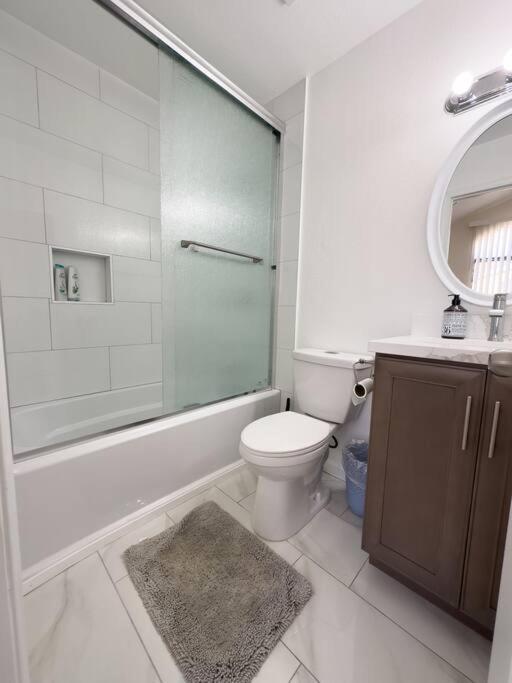 Modern Retreat 1 Mi. From Disney Анахайм Екстериор снимка