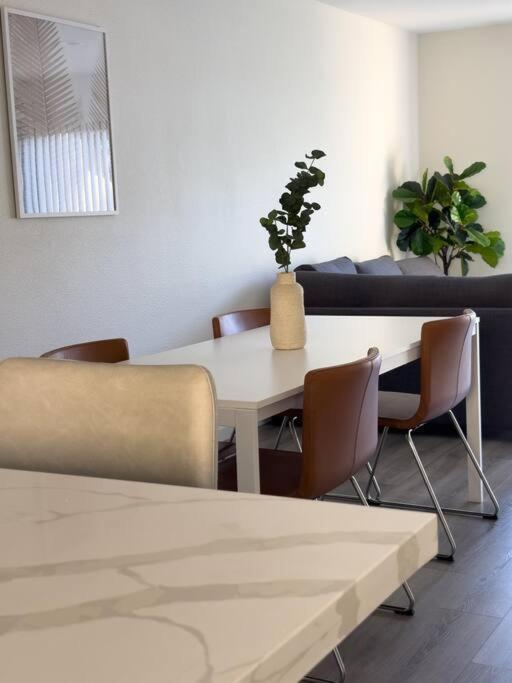 Modern Retreat 1 Mi. From Disney Анахайм Екстериор снимка