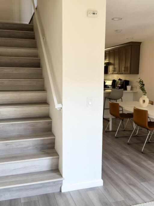 Modern Retreat 1 Mi. From Disney Анахайм Екстериор снимка
